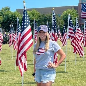 Meet your Posher, Lauren